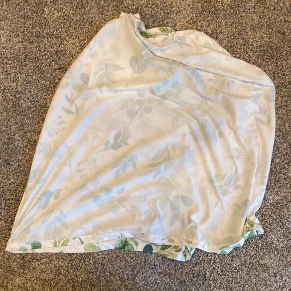 Car Seat/Nursing cover - Picture 5 of 8